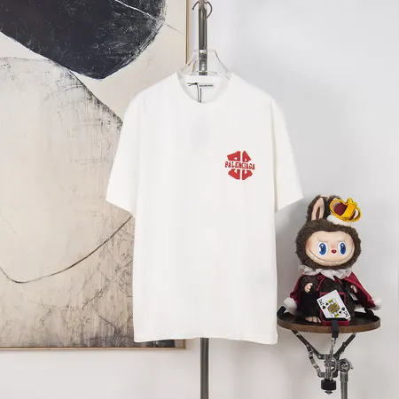 バレンシアガ Tシャツ