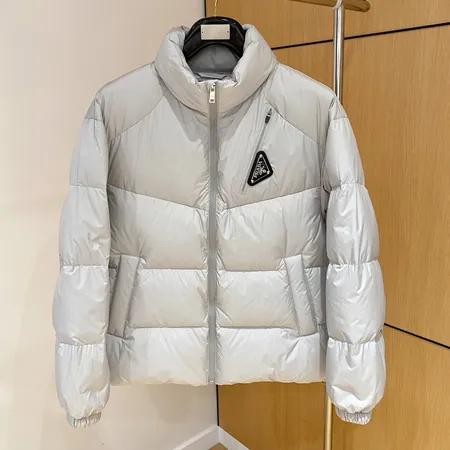 プラダ ダウンジャケット