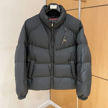 プラダ ダウンジャケット