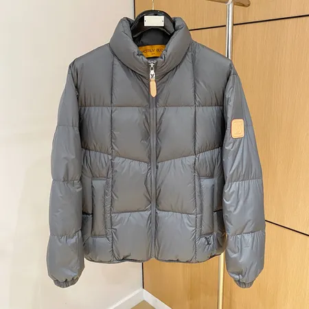 ルイヴィトン ダウンジャケット