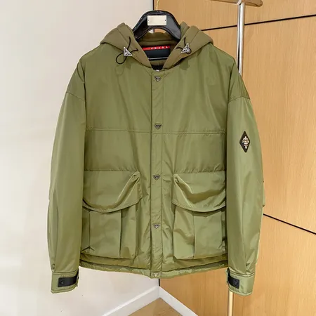 プラダ ダウンジャケット