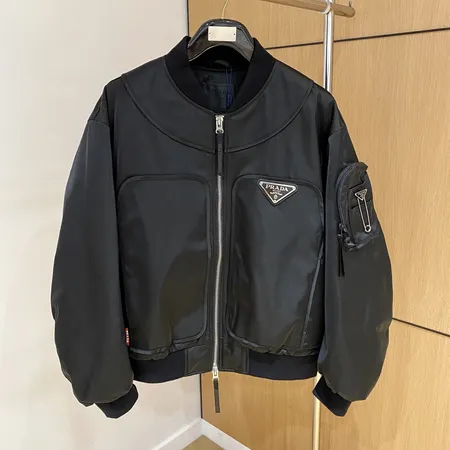 プラダ ダウンジャケット