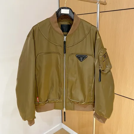 プラダ ダウンジャケット