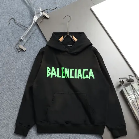 バレンシアガ パーカー