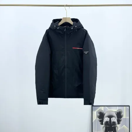 プラダ ダウンジャケット