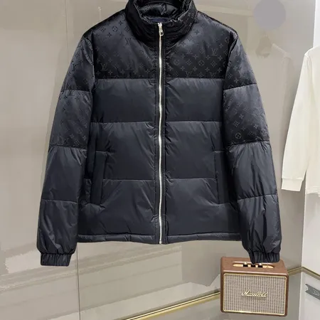 エルメス ダウンジャケット