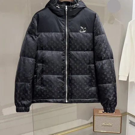 ルイヴィトン ダウンジャケット