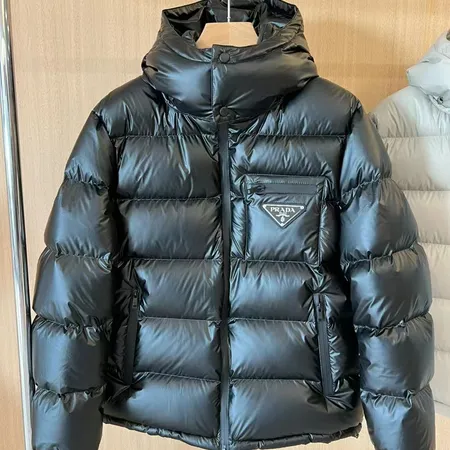 プラダ ダウンジャケット