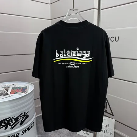 バレンシアガ Tシャツ