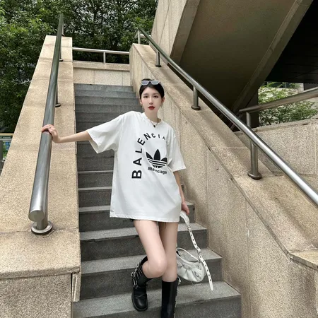 アディダス Tシャツ