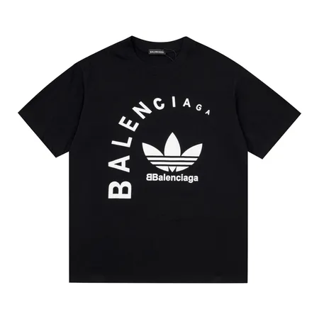 アディダス Tシャツ