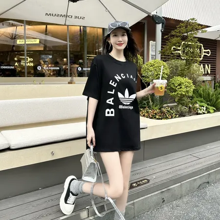 アディダス Tシャツ