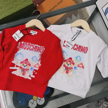 モスキーノ パーカー