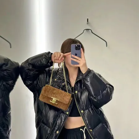 セリーヌ ダウンジャケット