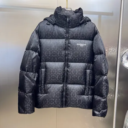 ジバンシィ ダウンジャケット