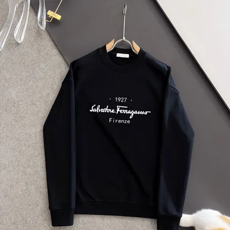 フェラガモ パーカー