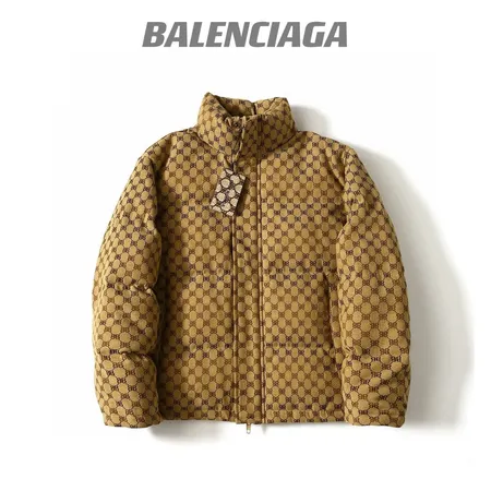 バレンシアガ ダウンジャケット