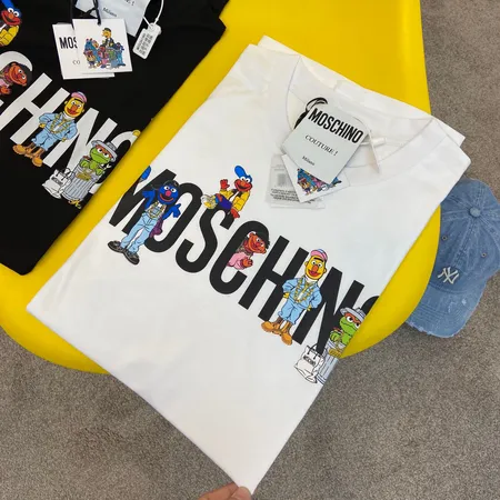 モスキーノ Tシャツ