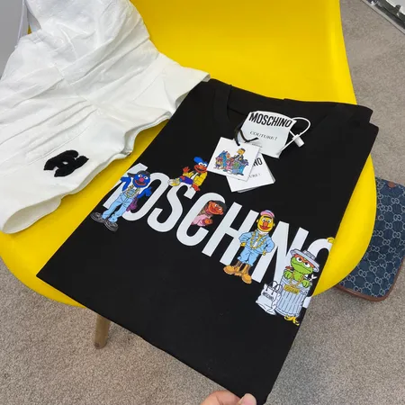 モスキーノ Tシャツ