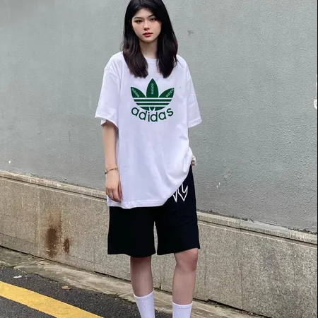 アディダス Tシャツ