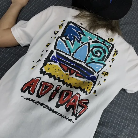 アディダス Tシャツ