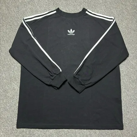 アディダス パーカー