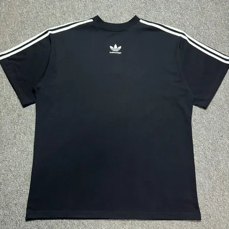 アディダス Tシャツ