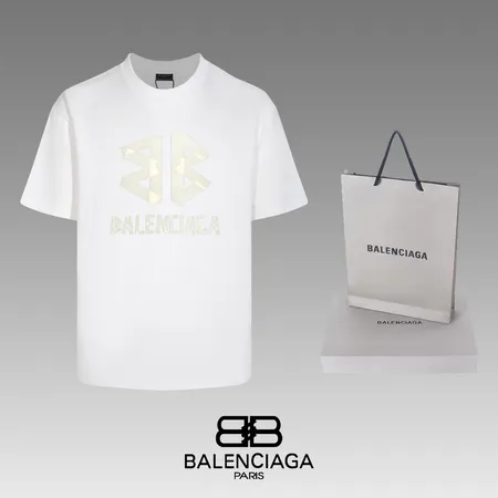 バレンシアガ Tシャツ