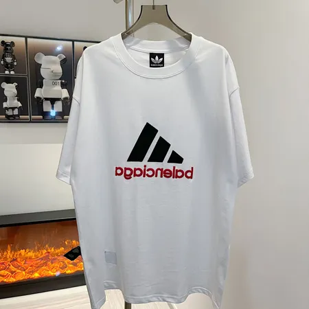 アディダス Tシャツ