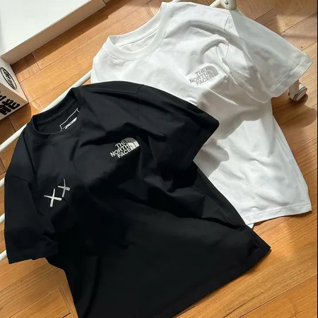 カウズ Tシャツ