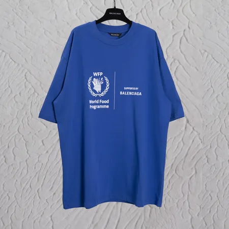 バレンシアガ Tシャツ