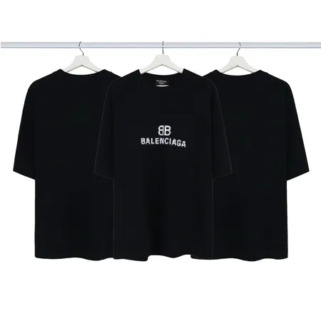 バレンシアガ Tシャツ