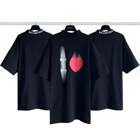 バレンシアガ Tシャツ