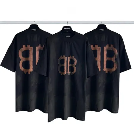 バレンシアガ Tシャツ