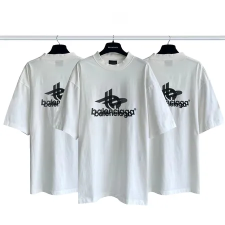 バレンシアガ Tシャツ