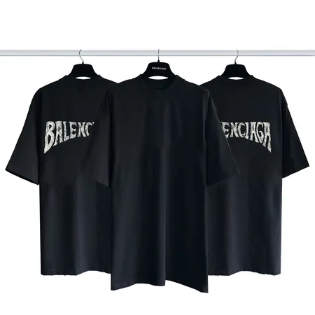 バレンシアガ Tシャツ