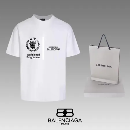 バレンシアガ Tシャツ