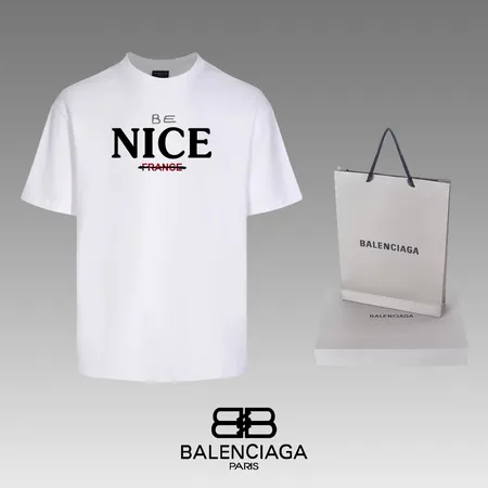 バレンシアガ Tシャツ