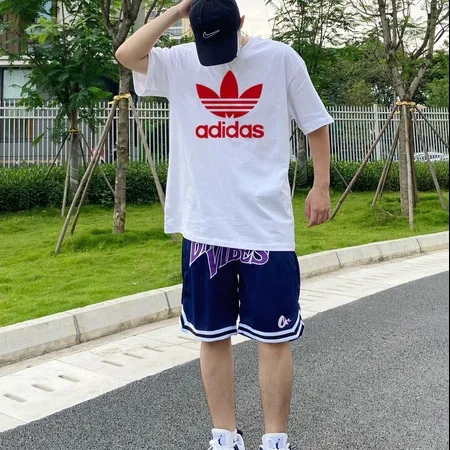 アディダス Tシャツ