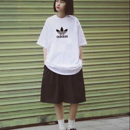 アディダス Tシャツ