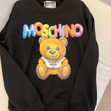 モスキーノ パーカー