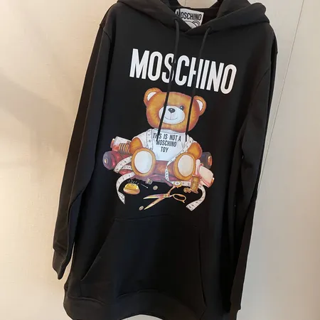 モスキーノ パーカー