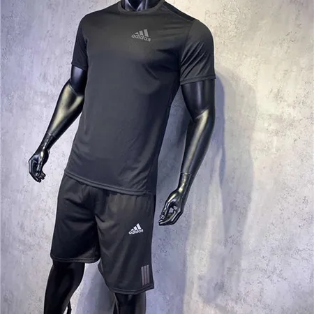 アディダス Tシャツ