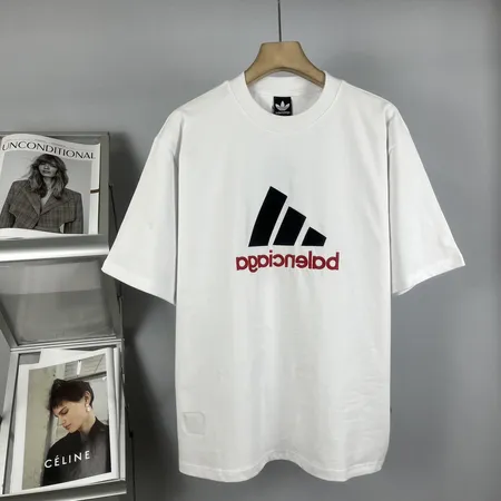 アディダス Tシャツ