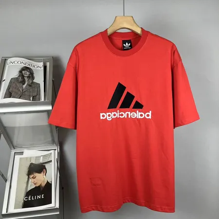 アディダス Tシャツ