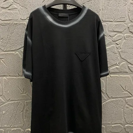 プラダ Tシャツ