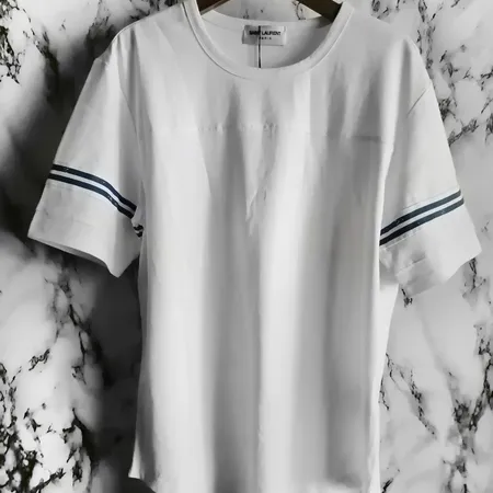 イブサンローラン Tシャツ