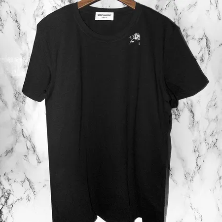 イブサンローラン Tシャツ