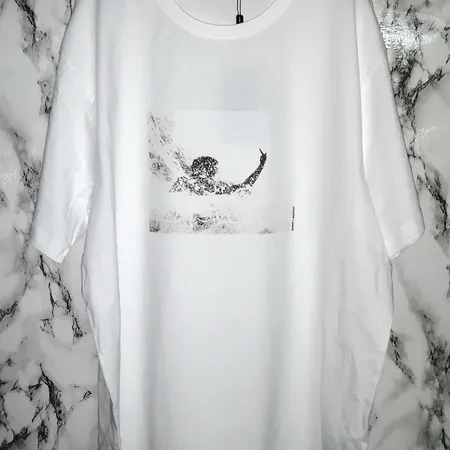 イブサンローラン Tシャツ