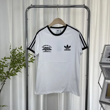 アディダス Tシャツ